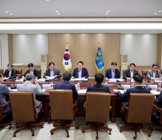 윤 대통령, ‘중동 사태 리스크 철저 점검…신속·효과적 대응’ 지시