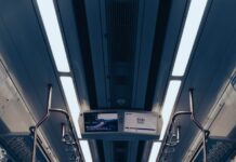 인천 2호선 출근시간대 열차 운행 간격 단축, 시민 불편 해소 기대 a long empty train car with no people on it