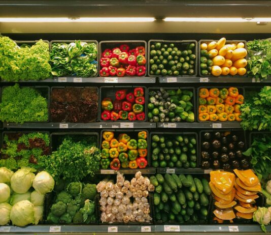 “내게 맞는 영양 보충, 똑똑하게 챙기는 방법” bunch of vegetables